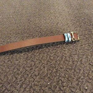 Single, reversible leather band